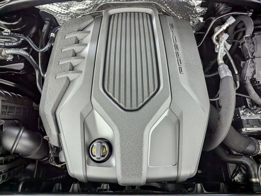 2025 Porsche Macan T - Photo 31