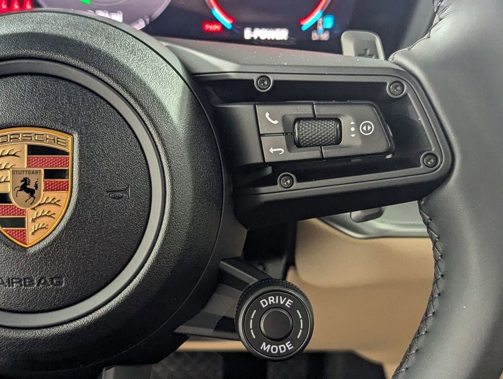 2025 Porsche Cayenne Coup E-Hybrid - Photo 18