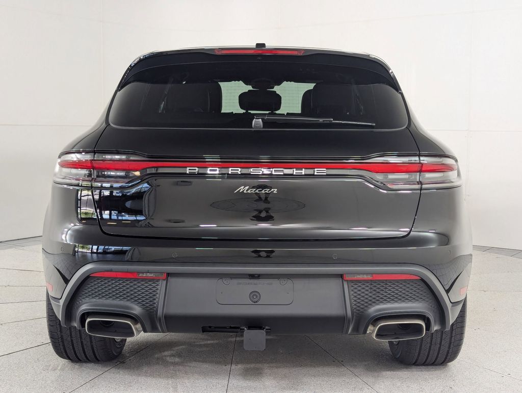 2025 Porsche Macan T - Photo 10