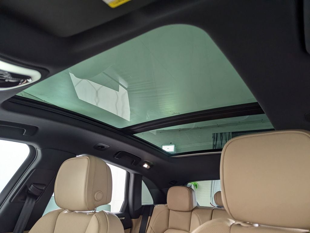 2025 Porsche Macan - Photo 13