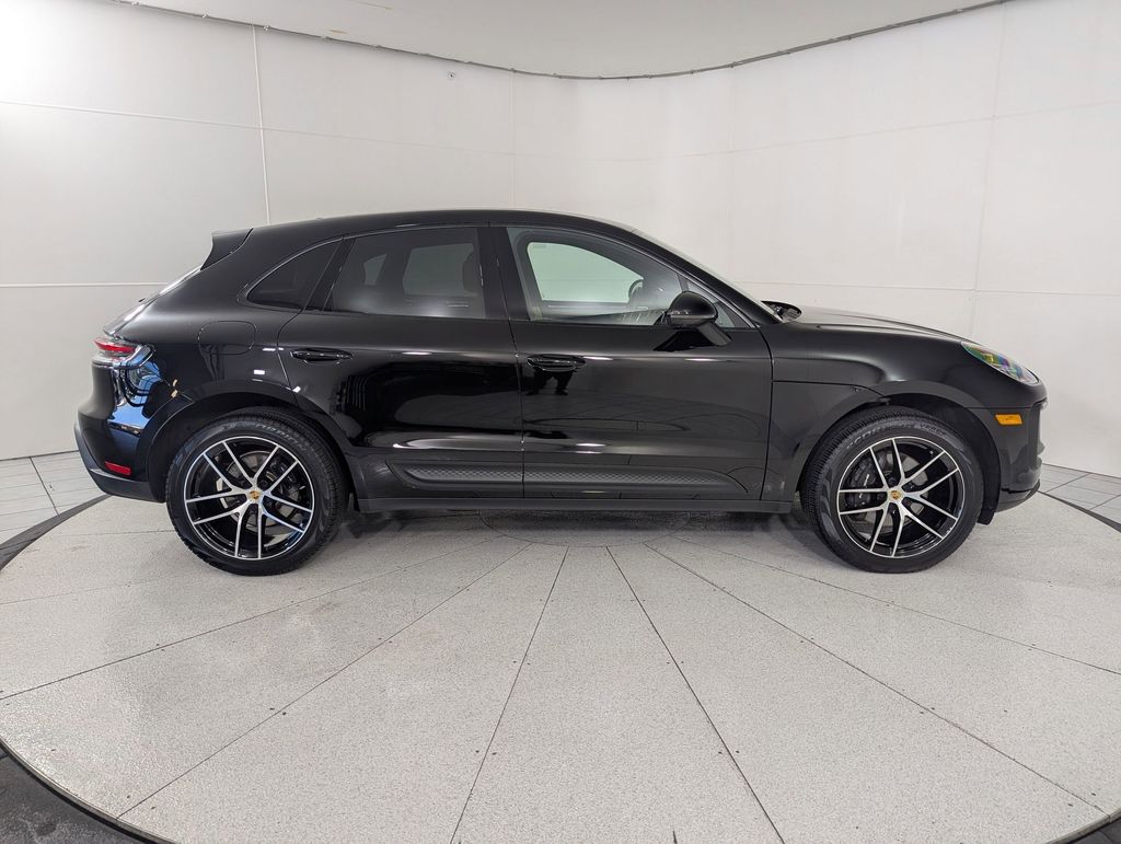2025 Porsche Macan - Photo 8