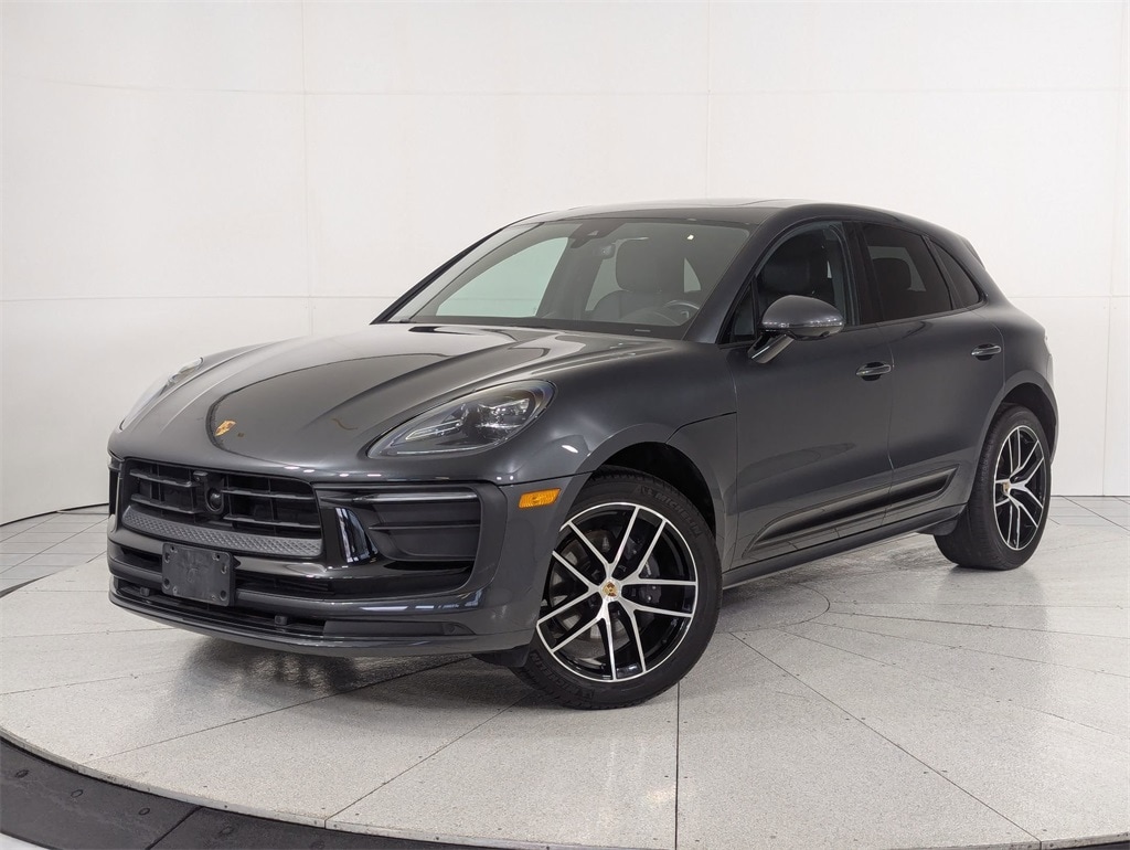 2023 Porsche Macan Base