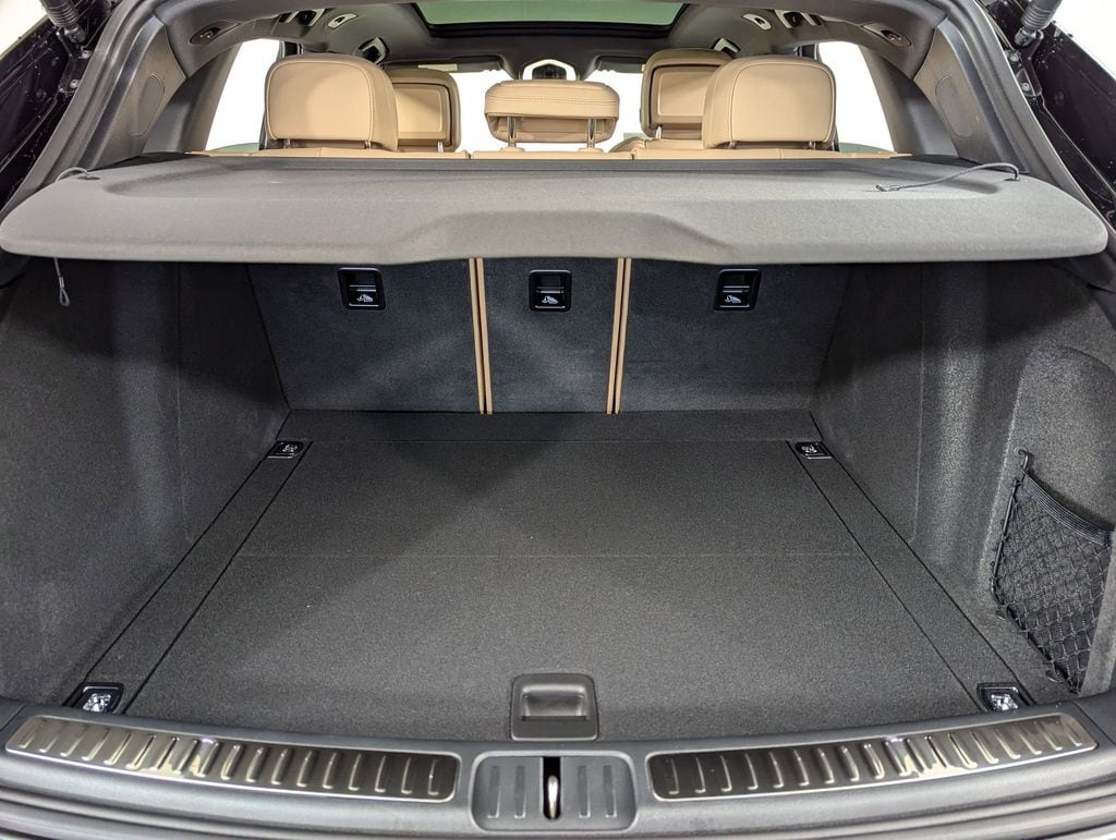 2025 Porsche Macan - Photo 29