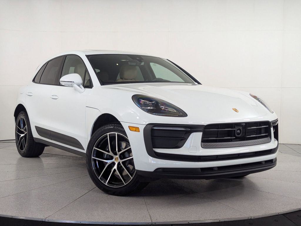 2025 Porsche Macan - Photo 7