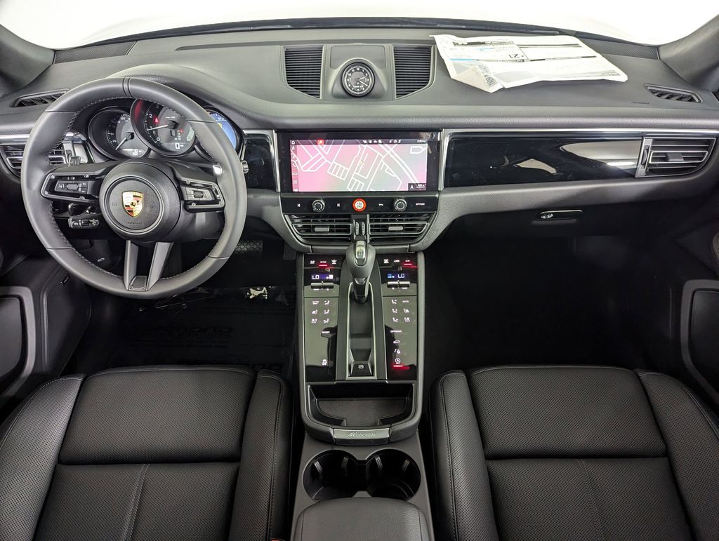 2025 Porsche Macan - Photo 27