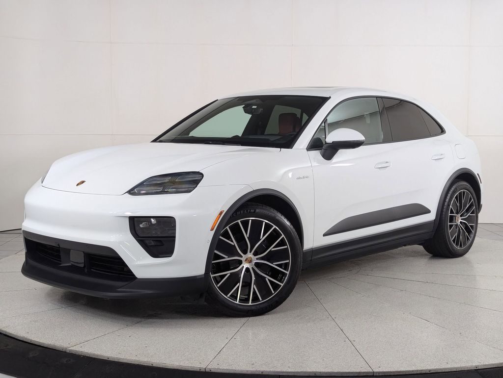 2025 Porsche Macan Base
