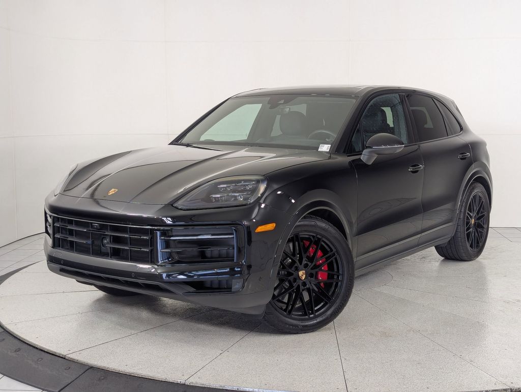 2025 Porsche Cayenne S's photo