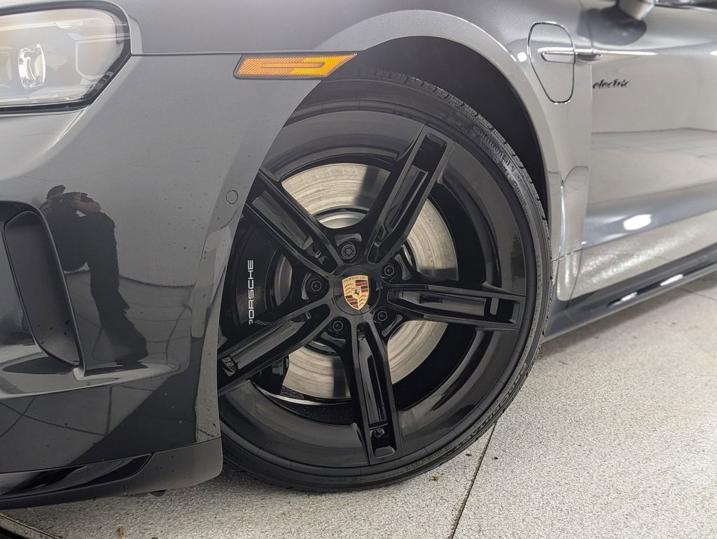 2026 Porsche Taycan GTS - Photo 11