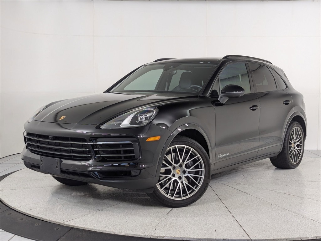 2022 Porsche Cayenne Platinum Edition's photo