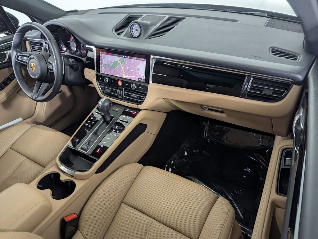 2025 Porsche Macan - Photo 20