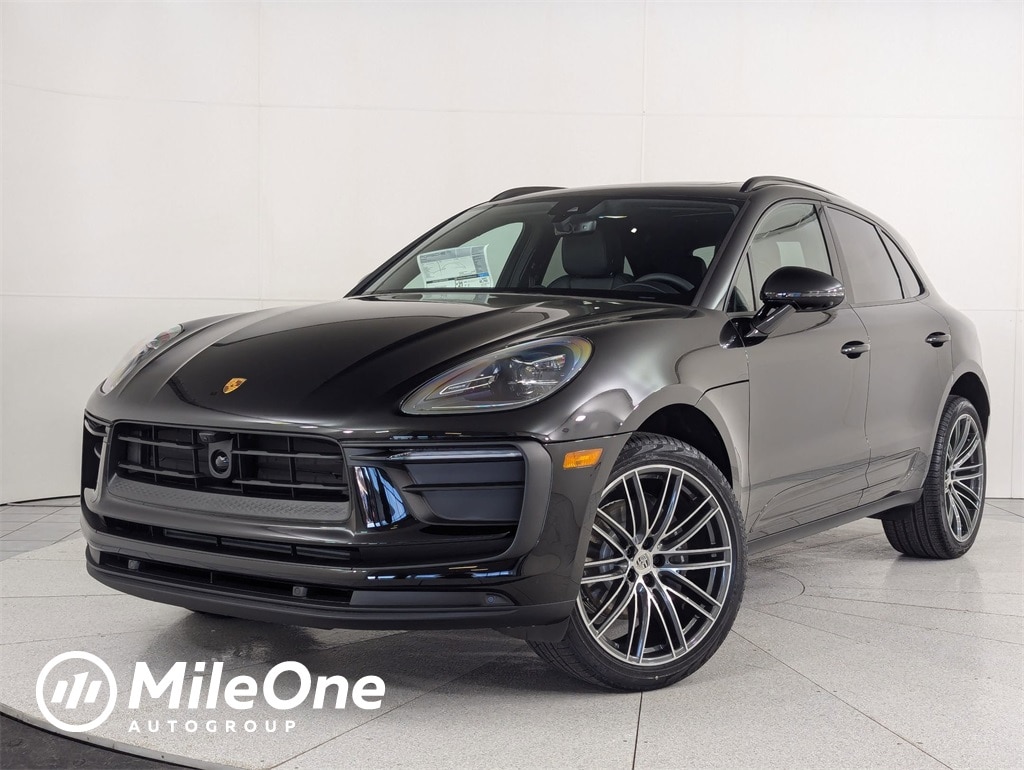 2025 Porsche Macan's photo