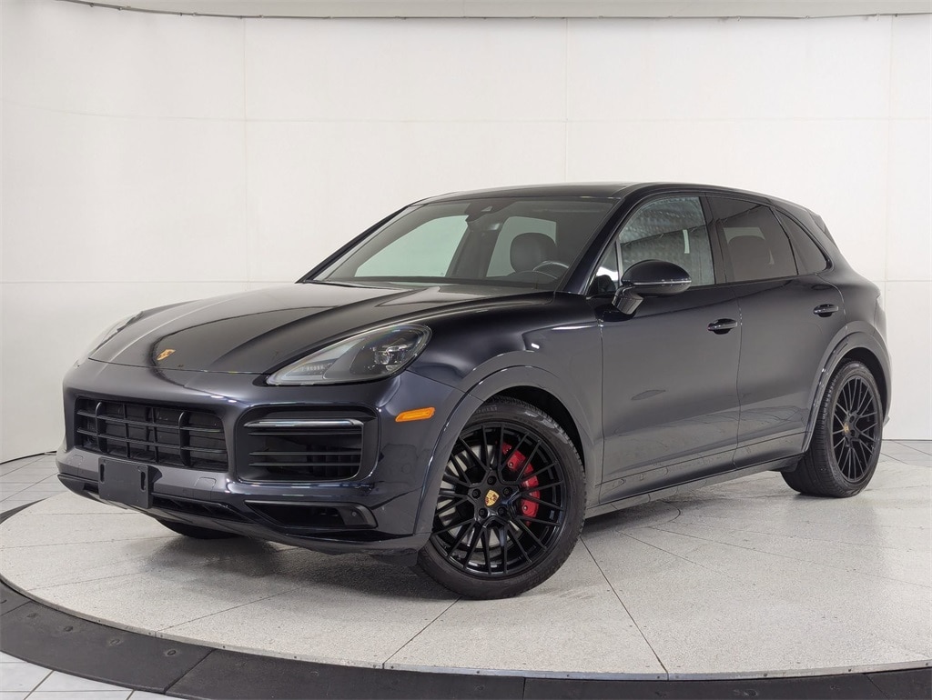 2022 Porsche Cayenne GTS's photo