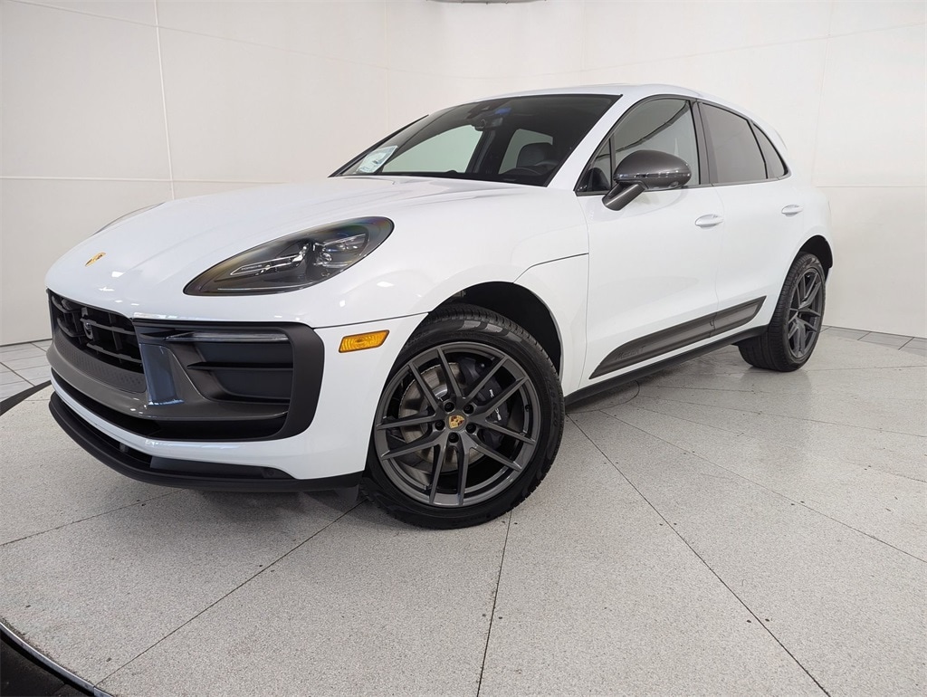 2026 Porsche Macan T's photo