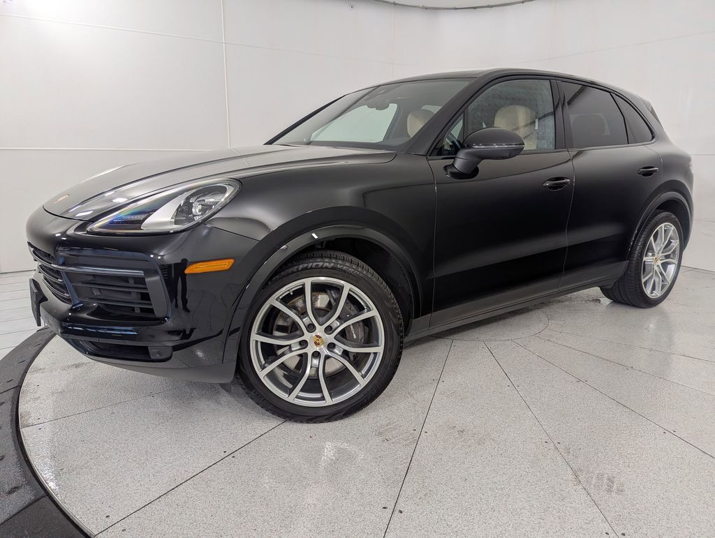 2023 Porsche Cayenne Platinum Edition's photo