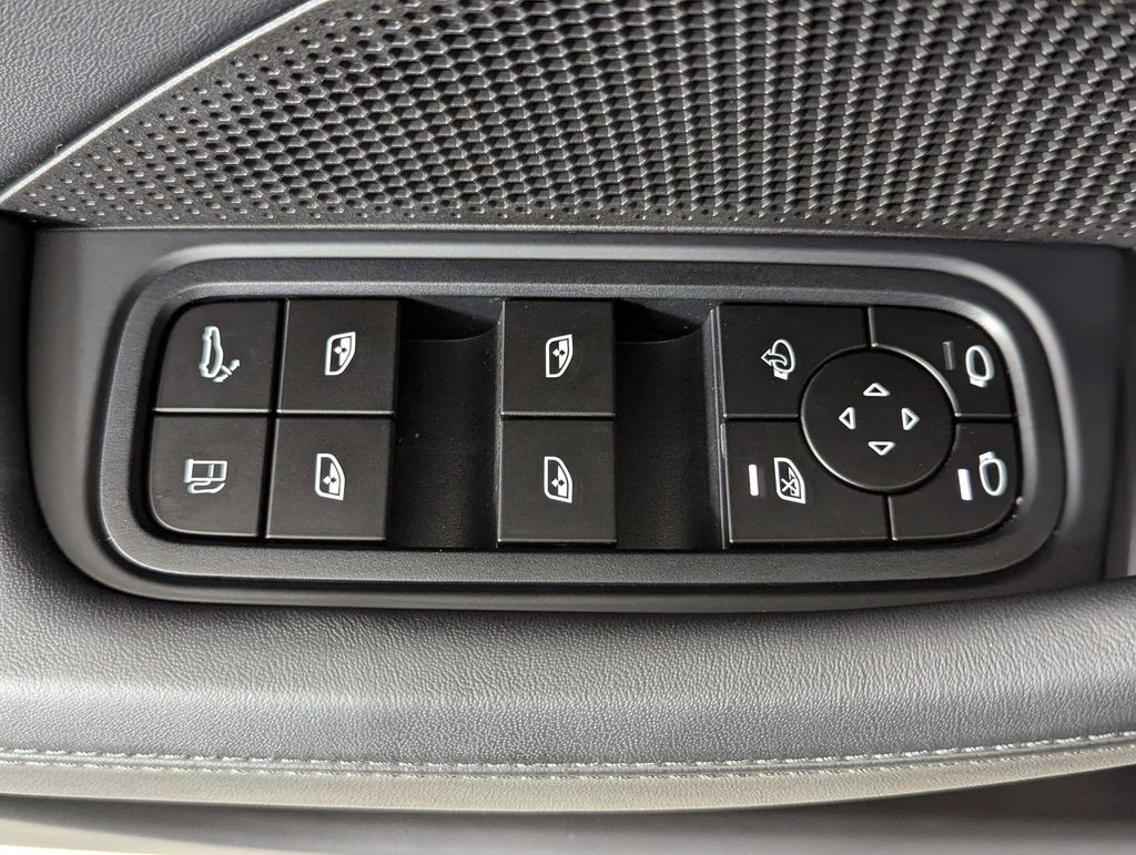 2026 Porsche Panamera 4 E-Hybrid - Photo 23