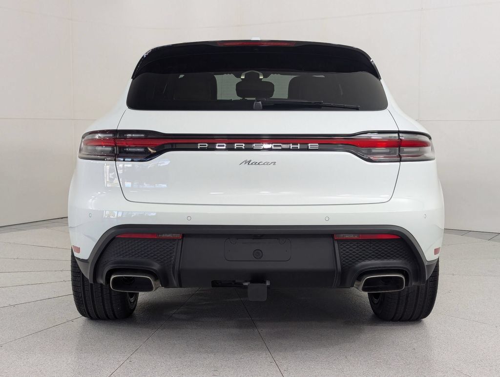 2025 Porsche Macan T - Photo 10