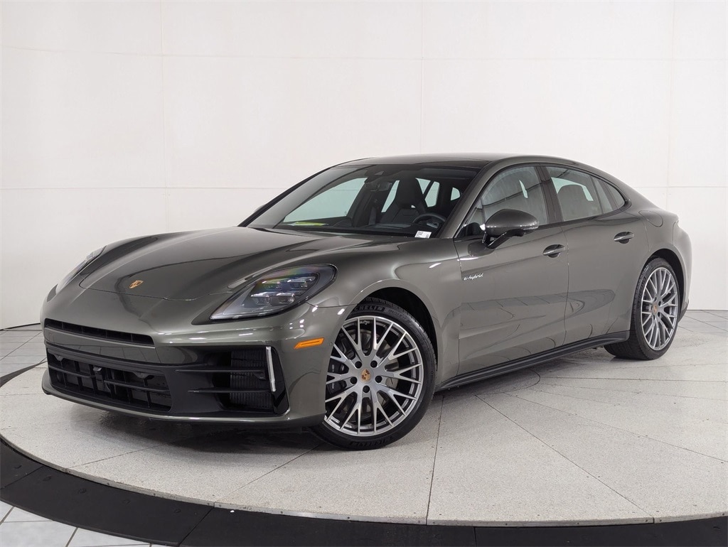 2026 Porsche Panamera 4 E-Hybrid