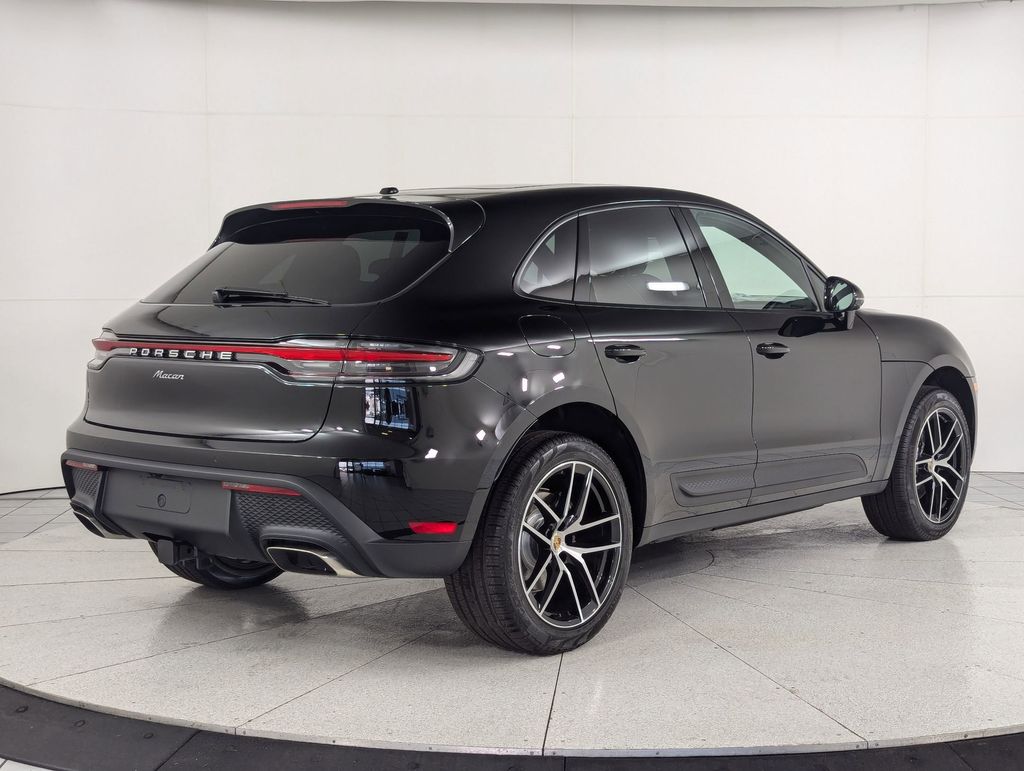 2025 Porsche Macan - Photo 9