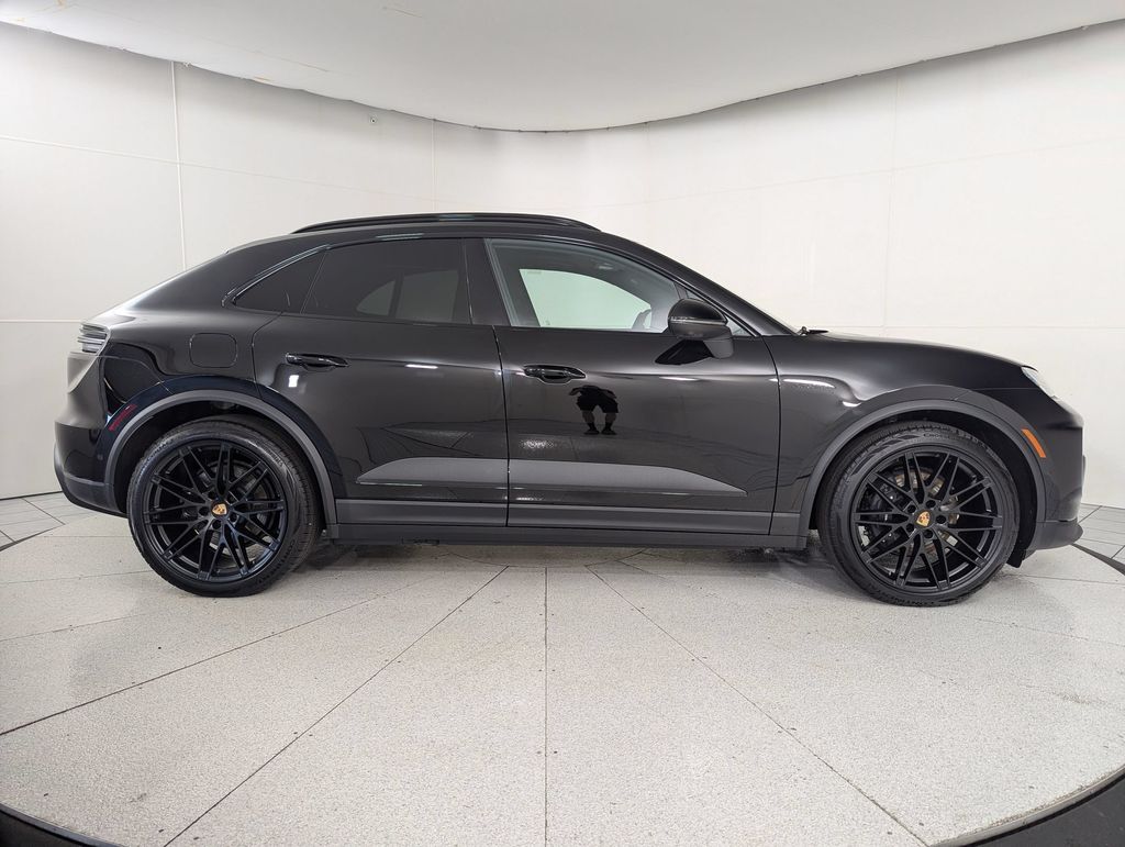 2025 Porsche Macan Base - Photo 8