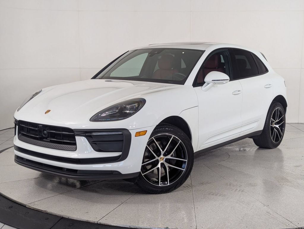 2023 Porsche Macan -'s photo