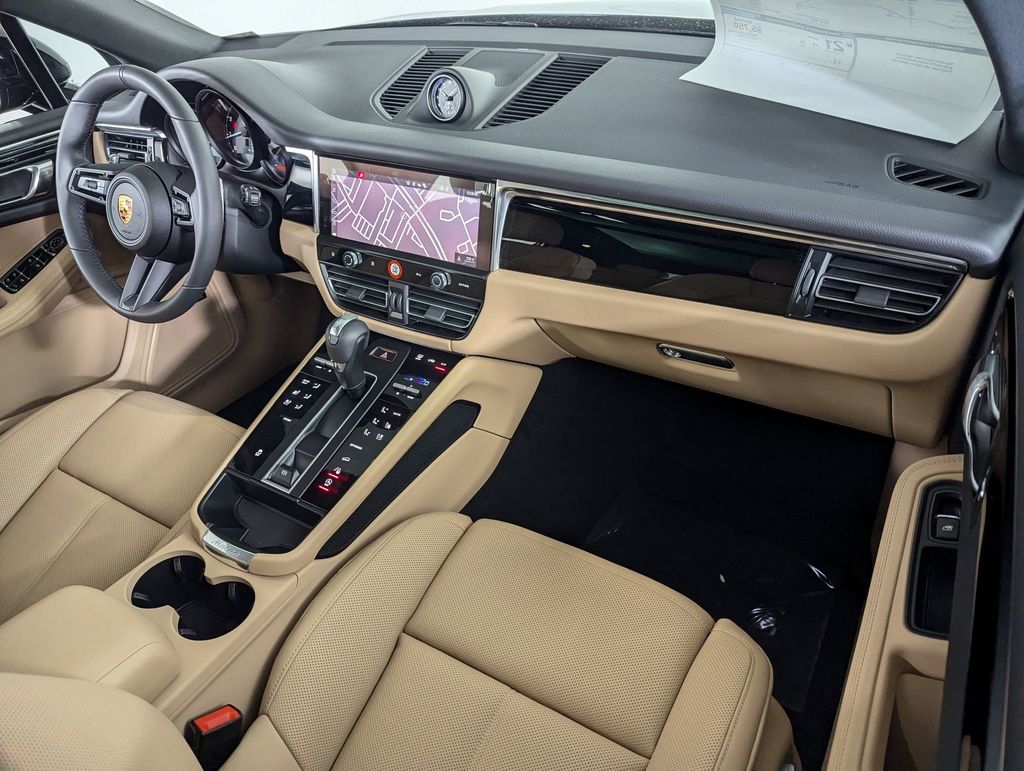 2025 Porsche Macan - Photo 28