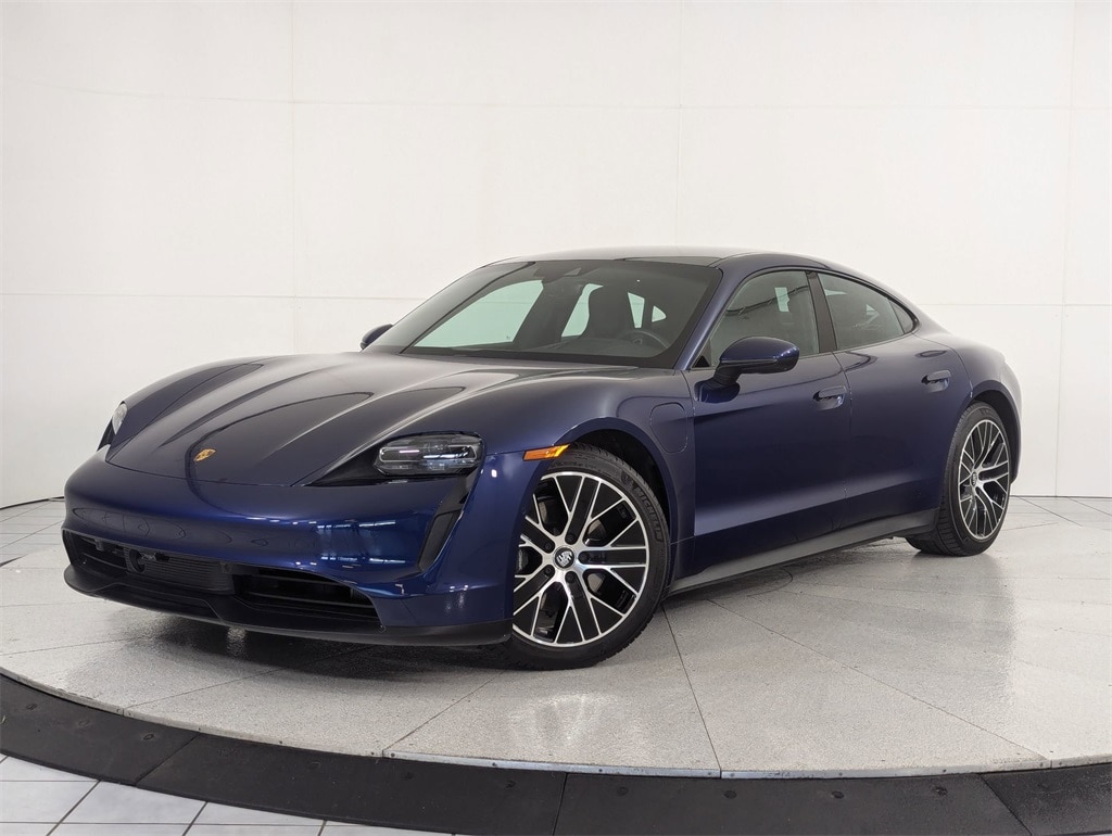 2022 Porsche Taycan Base's photo