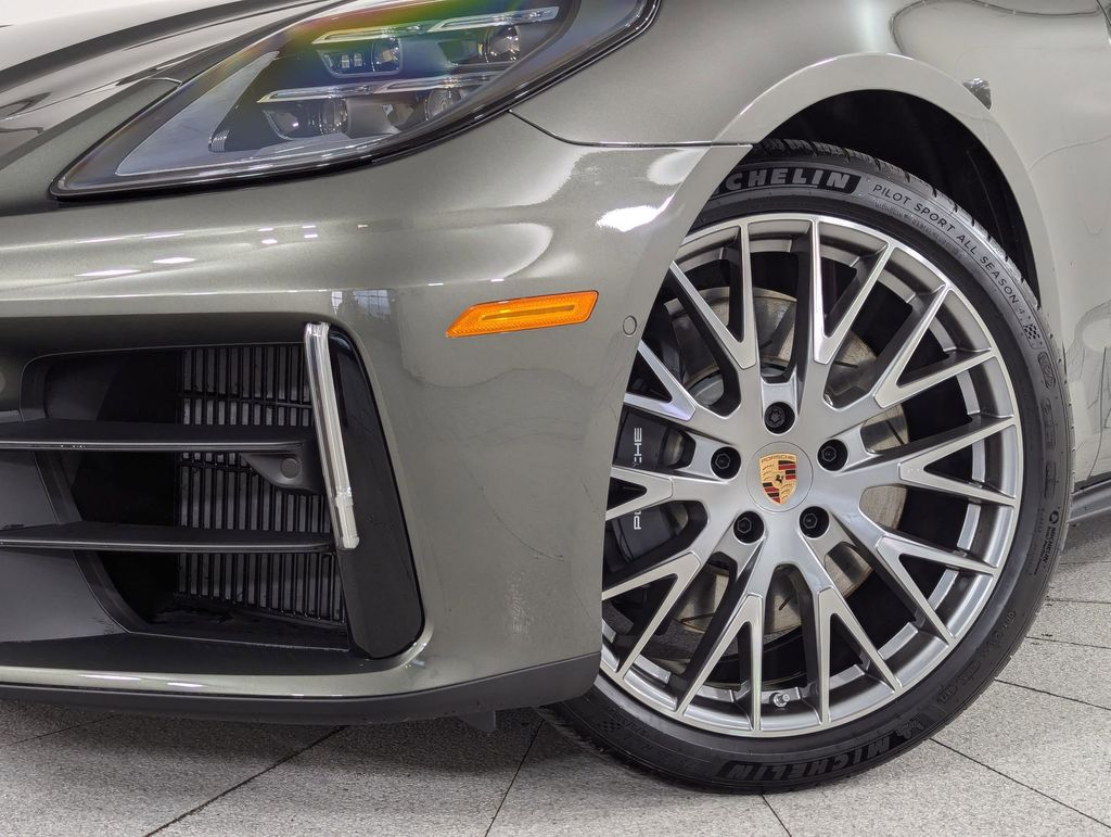 2026 Porsche Panamera 4 E-Hybrid - Photo 11