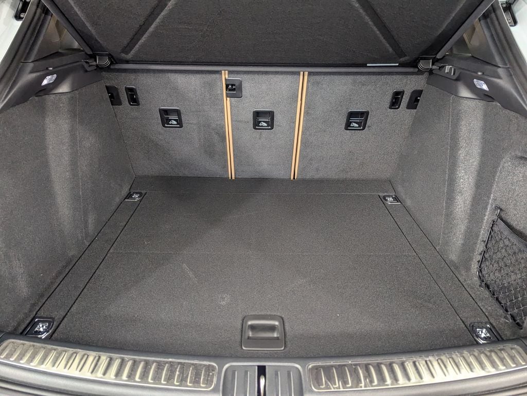 2025 Porsche Macan T - Photo 29