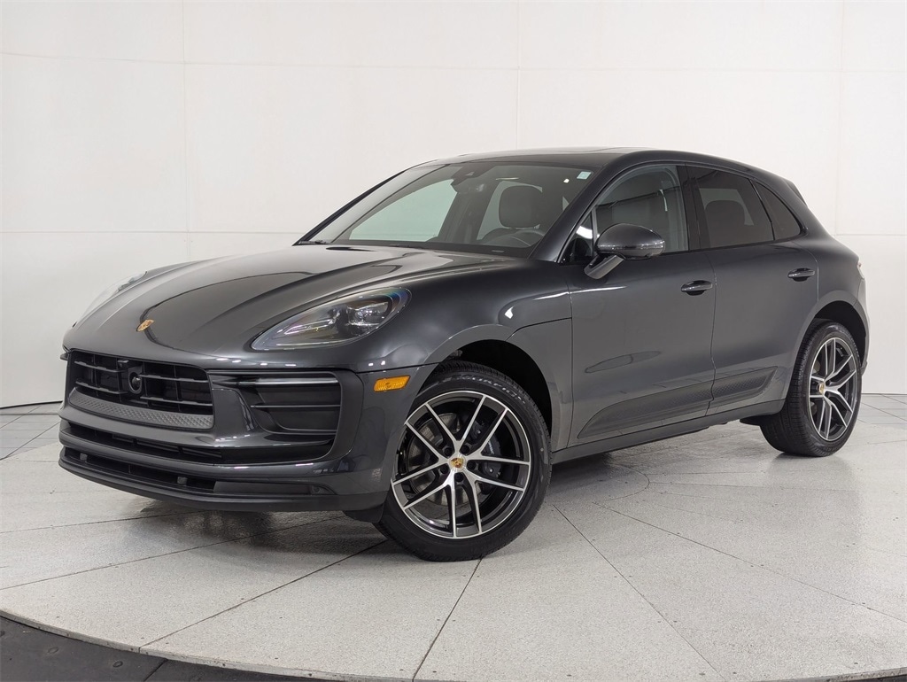 2026 Porsche Macan Base