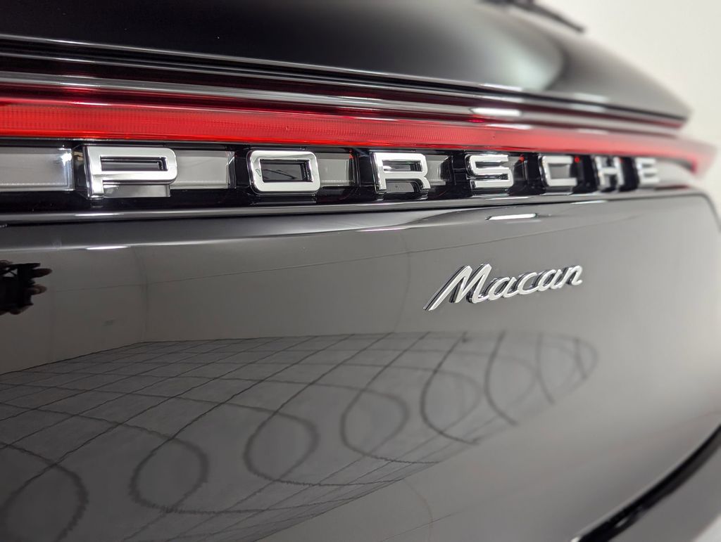2025 Porsche Macan - Photo 30