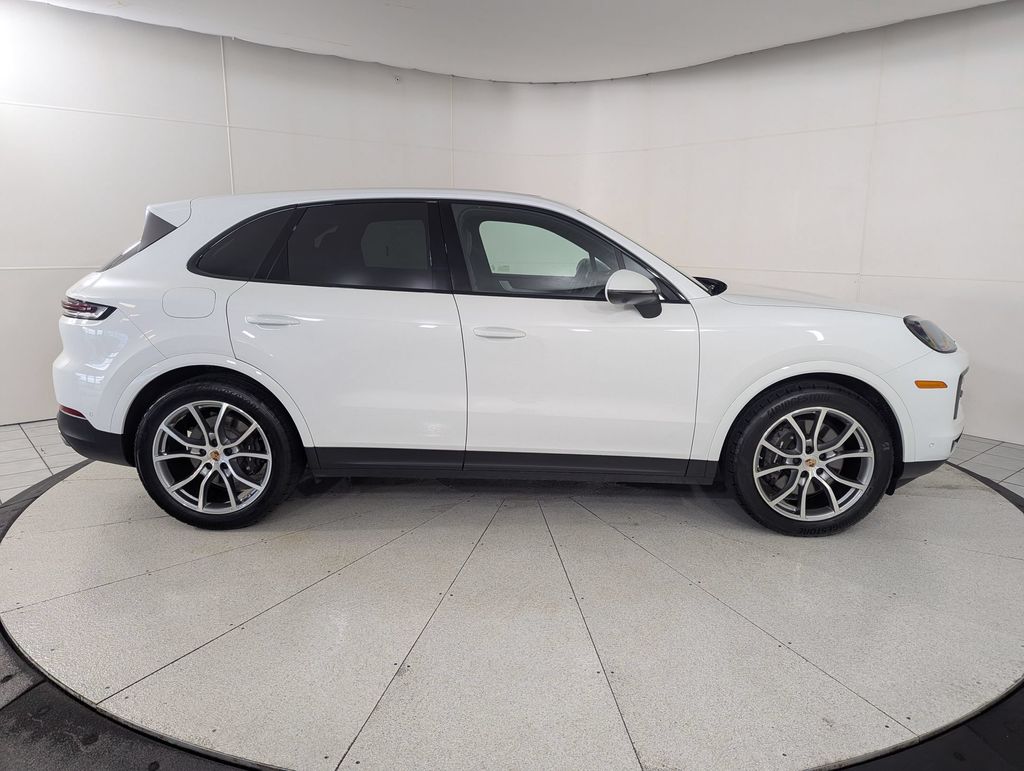 2025 Porsche Cayenne Base - Photo 8
