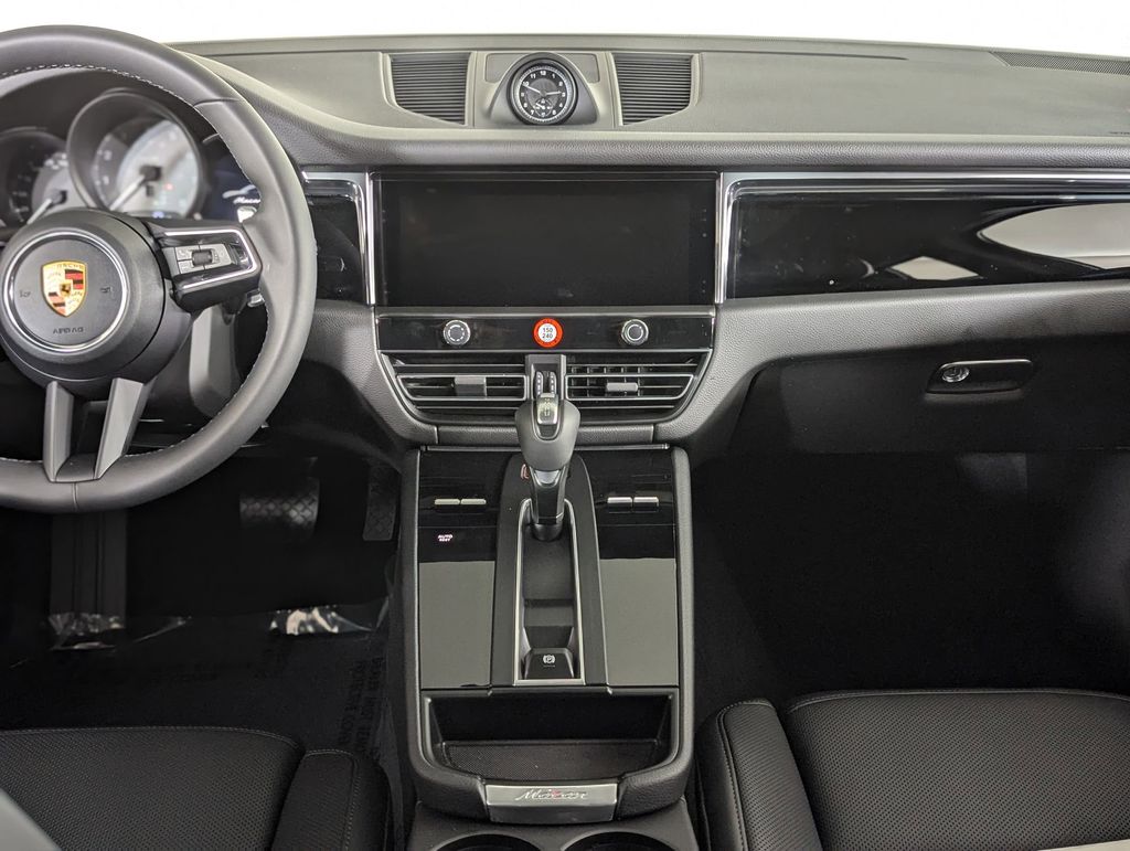 2026 Porsche Macan S - Photo 18