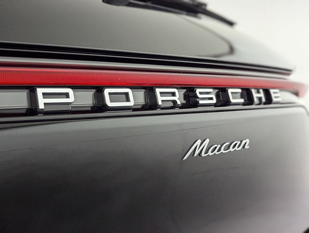 2025 Porsche Macan - Photo 30