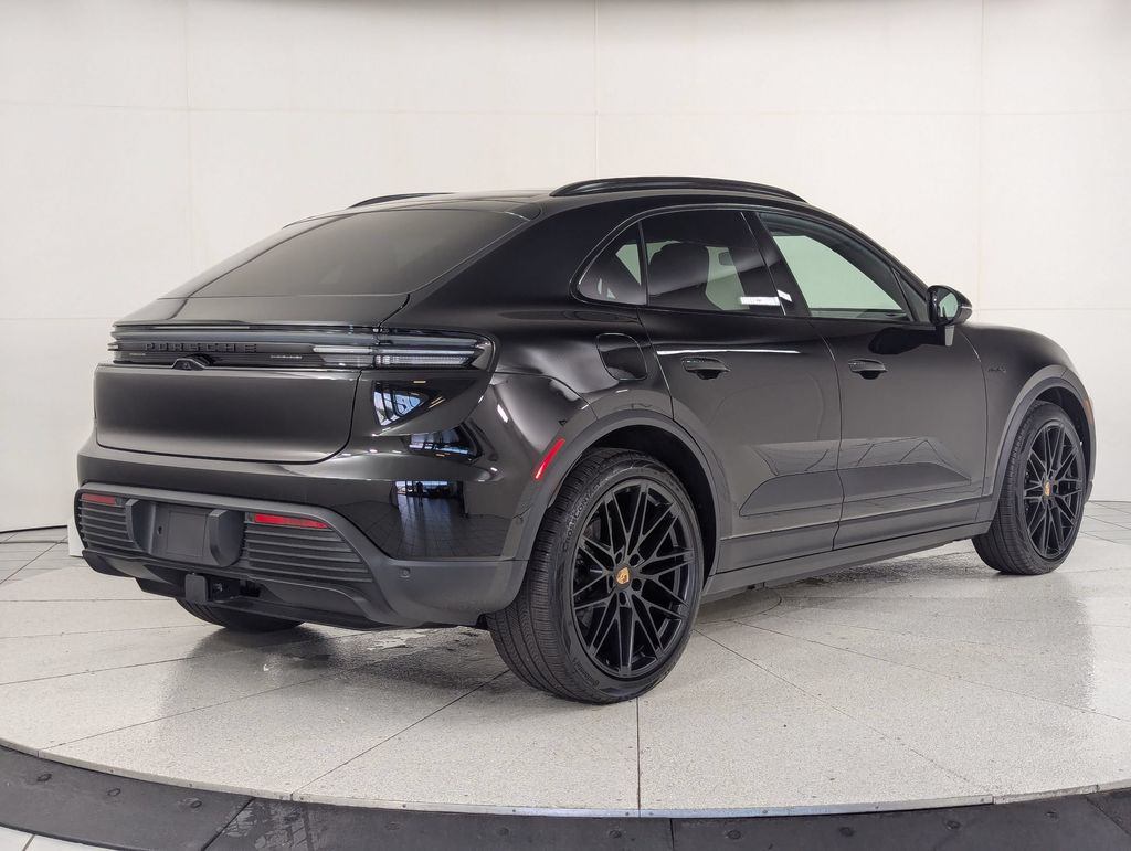 2025 Porsche Macan Base - Photo 9