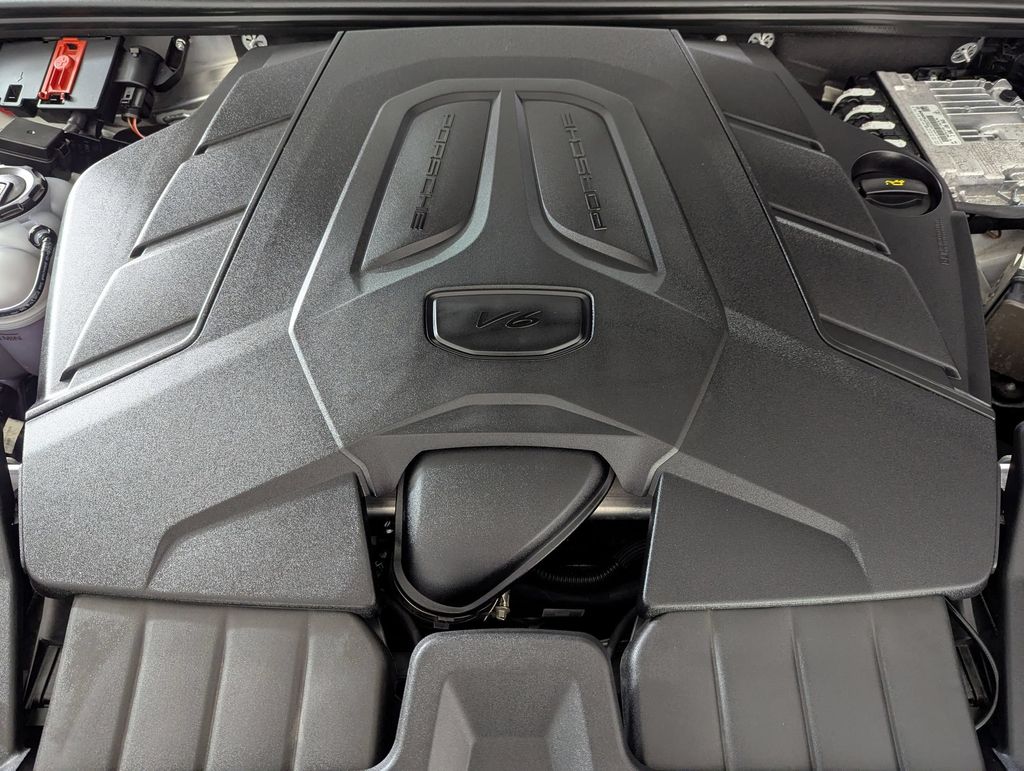 2025 Porsche Cayenne Base - Photo 24