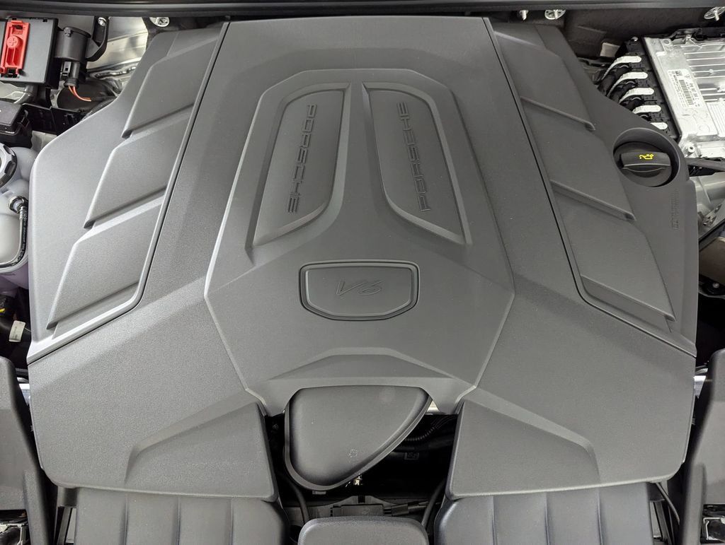 2025 Porsche Cayenne Base - Photo 31