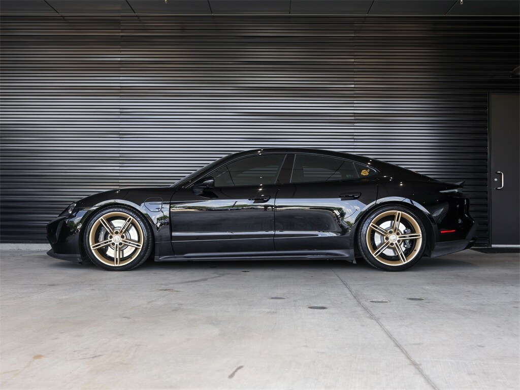 2024 Porsche Taycan GTS photo 2