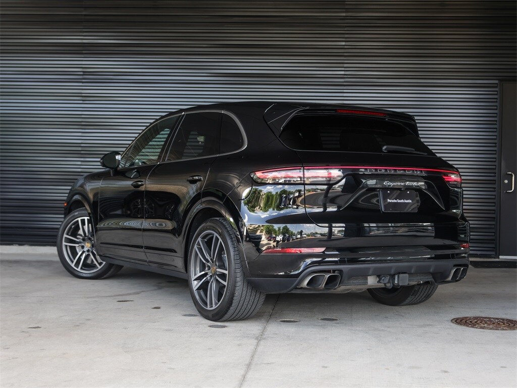 2021 Porsche Cayenne Turbo photo 3