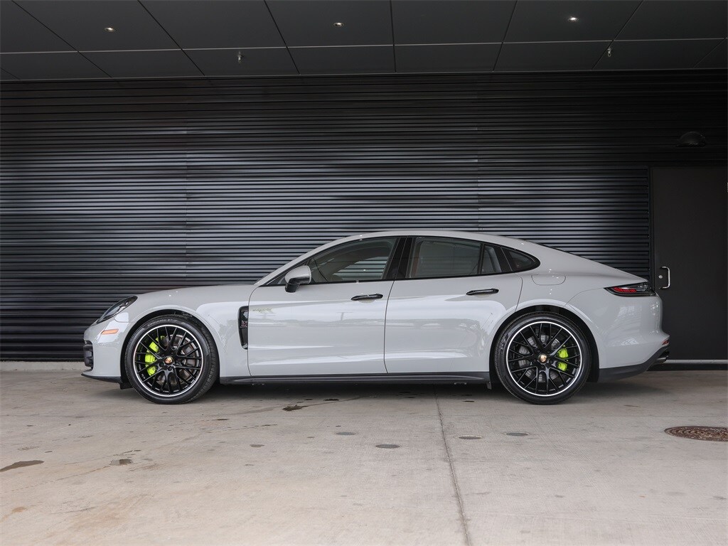 2023 Porsche Panamera E-Hybrid 4 photo 2