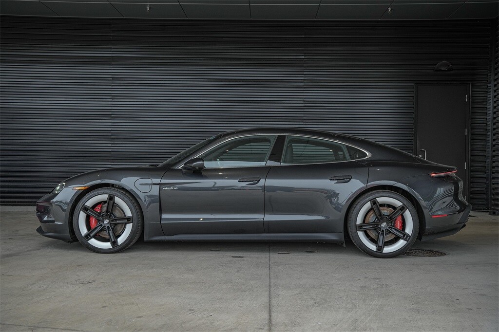 2025 Porsche Taycan 4S photo 2