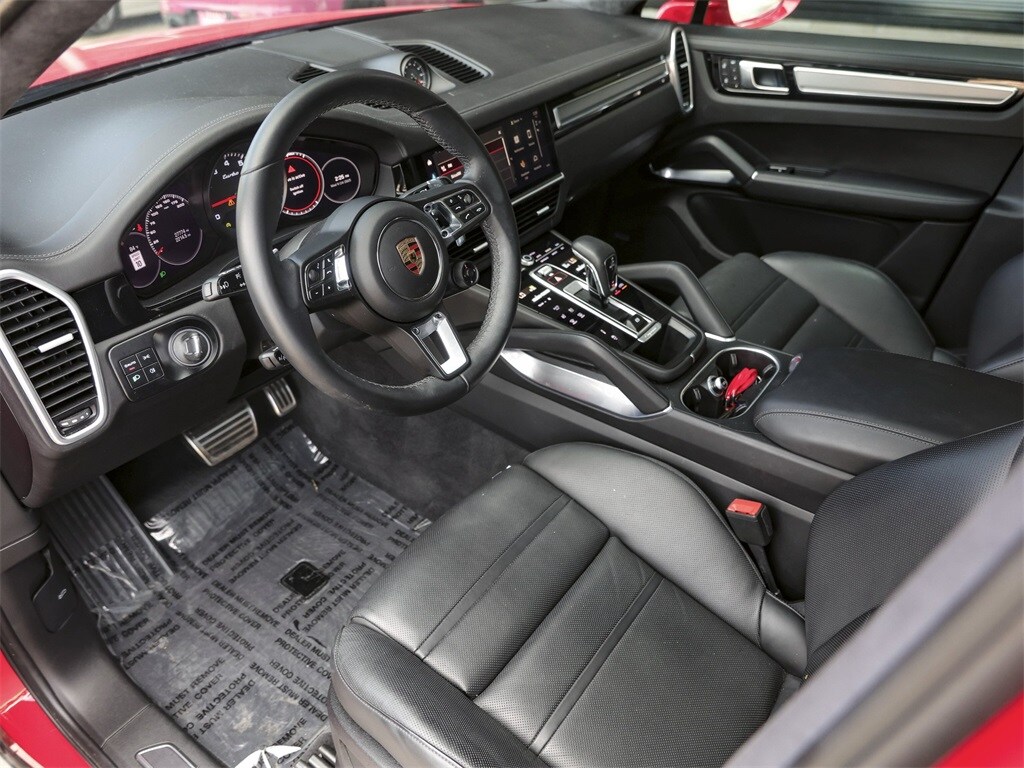 2023 Porsche Cayenne Coupe Turbo photo 4