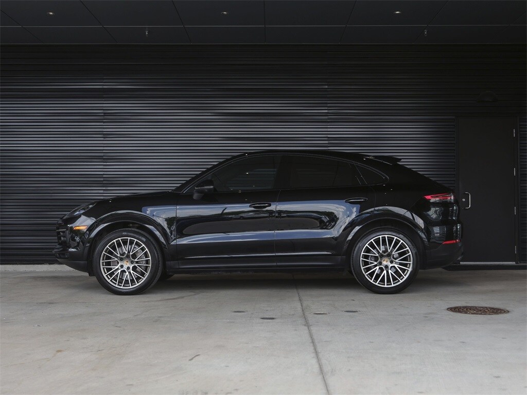 2023 Porsche Cayenne Coupe Platinum Edition photo 2