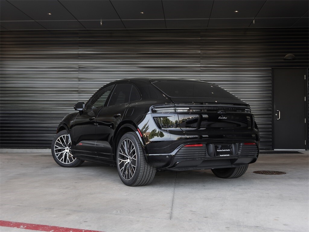 2025 Porsche Macan Electric Turbo photo 3