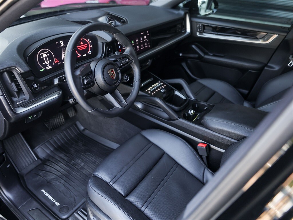 2024 Porsche Cayenne Coupe photo 4