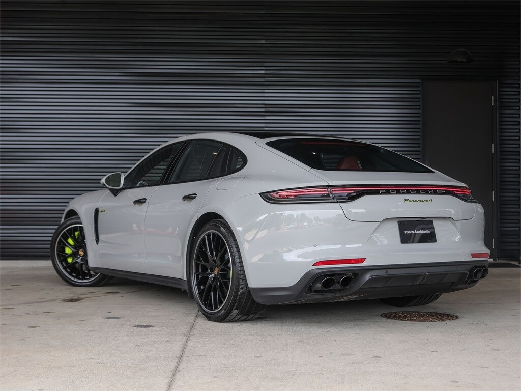 2023 Porsche Panamera E-Hybrid 4 photo 3