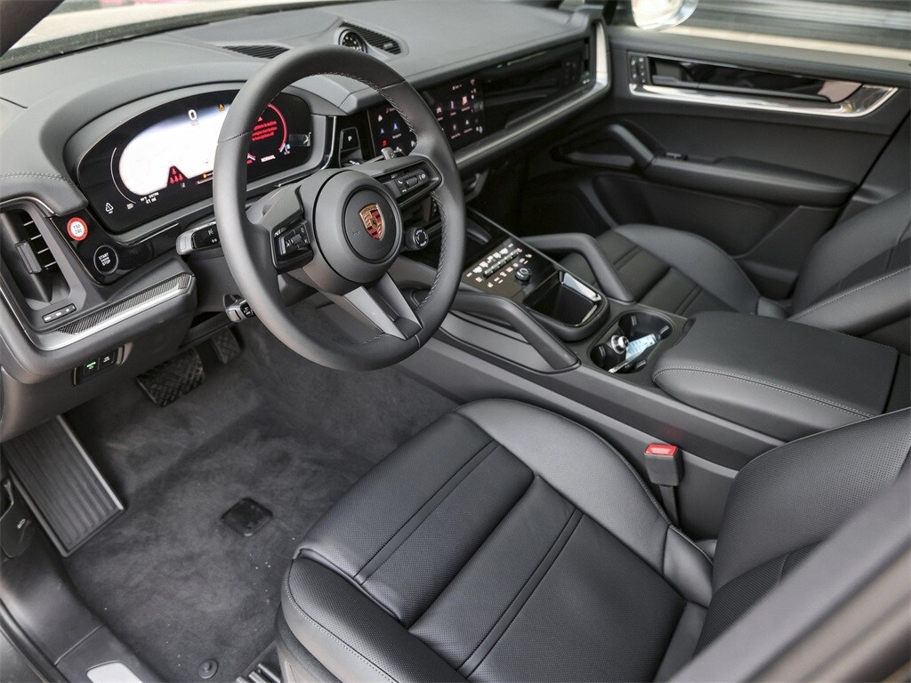 2025 Porsche Cayenne Coupe photo 4