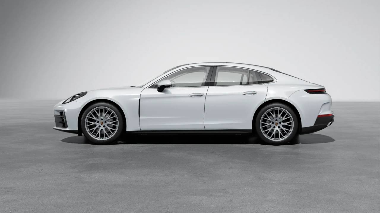 2026 Porsche Panamera 4 photo 2
