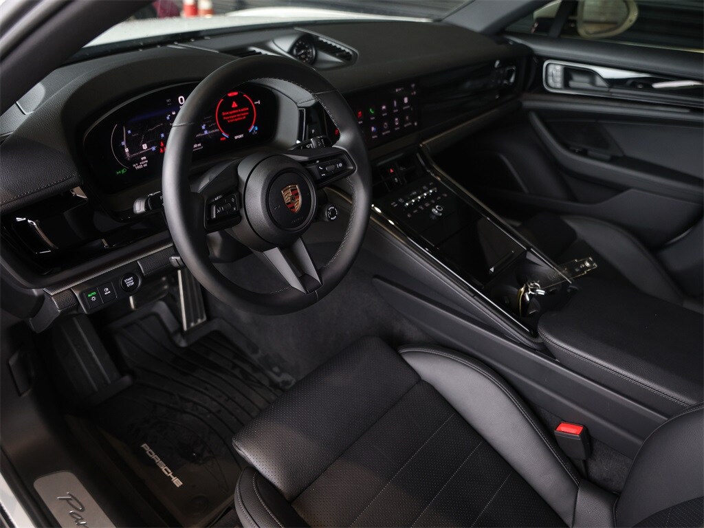 2025 Porsche Panamera E-Hybrid 4 photo 4