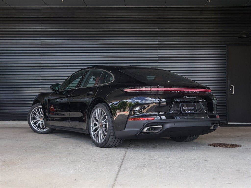 2025 Porsche Panamera 4 photo 3