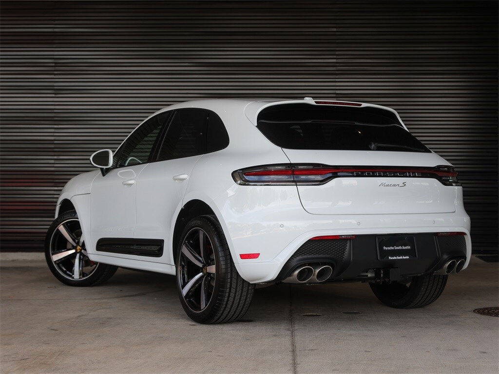 2025 Porsche Macan S photo 3